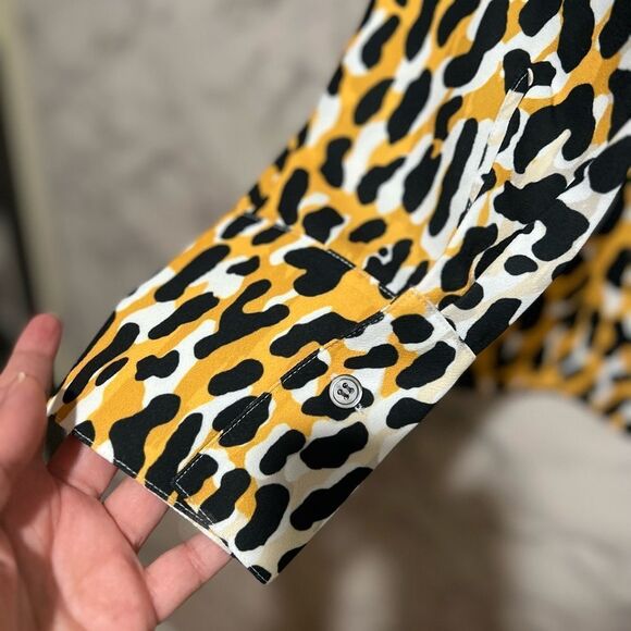 St. John Collection Satin Back Leopard
Print Shirt - Picture 5 of 10